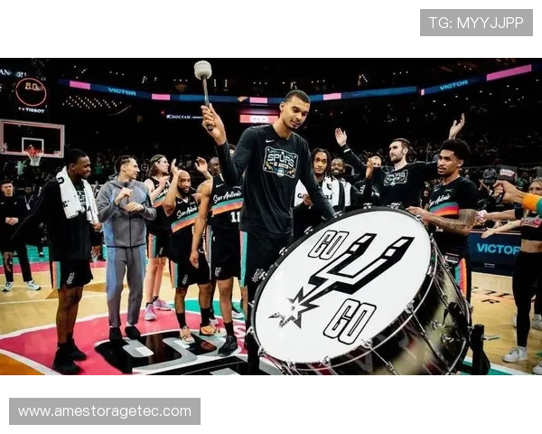 马刺逆袭绿军 文班FMVP领航夺冠 马刺逆袭绿军 文班FMVP领航夺冠